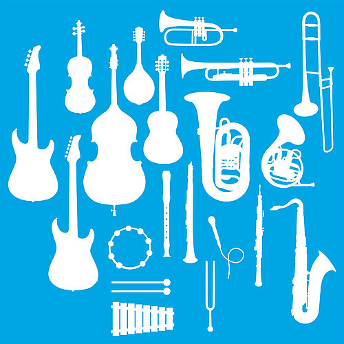 Weiße Silhouetten von ungefähr 20 verschiedenen Musikinstrumenten auf blauem Hintergrund